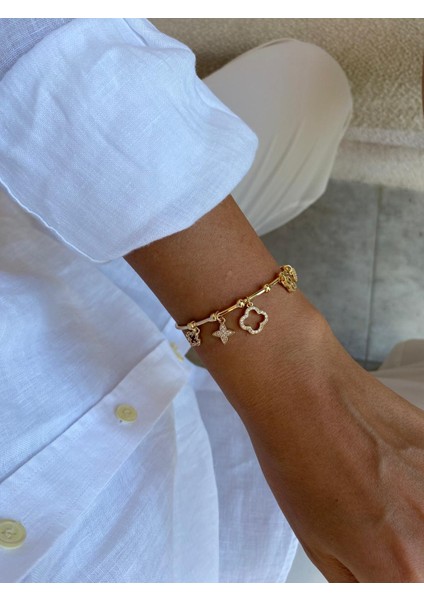 Yonca ve Çiçek Figürlü Zirkon Taşlı Ayarlamalı Açık Gold Bileklik indirimleri