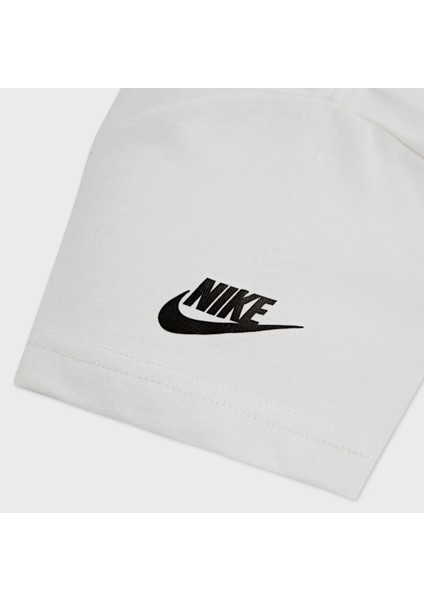 Nıke Jordan Jdb M J Brand Ssnl Ss Tee Erkek Çocuk Tişört 95F056 modelleri