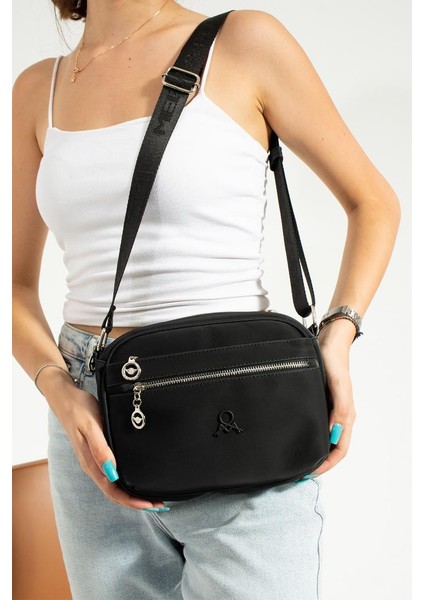 Kadın Postacı Çanta 23*18 cm Çapraz Askılı Omuz Çantası Mega Bag Günlük Kullanıma Uygun