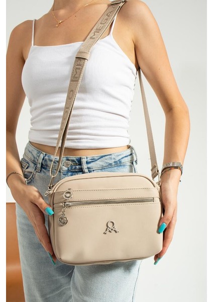 Kadın Postacı Çanta 23*18 cm Çapraz Askılı Omuz Çantası Mega Bag Günlük Kullanıma Uygun