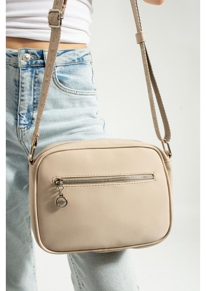 Kadın Postacı Çanta 23*18 cm Çapraz Askılı Omuz Çantası Mega Bag Günlük Kullanıma Uygun modelleri