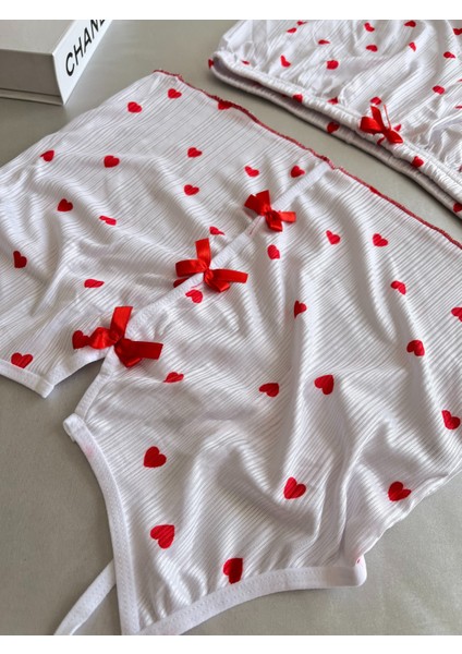 Likralı Şortlu Kalpli Beyaz Pijama Takımı modelleri