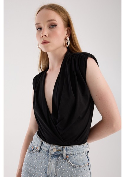Anvelop Yaka Vatkalı Çıtçıtlı Kadın Bluz