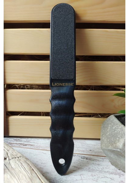 Siyah Ayak Törpüsü 272, Sağlıklı ve Pürüzsüz Ayaklar İçin İdeal Seçim