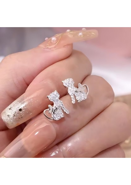 Mistik Ikili: Kedi ve Kelebek Gümüş Tasarım Küpe