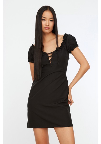 Shopeonly siyah Vücuda Oturan Mini Dokuma Astarlı Bağlama Detaylı Elbise modelleri
