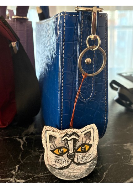 Kedi Model Lola Gri Bej Hakiki Deri El Boyaması Anahtarlık, Çanta Süsü