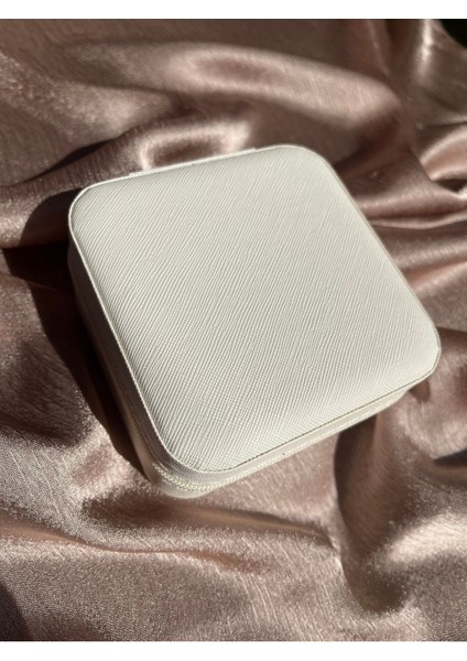 Ekru Mini Seyahat Takı Çantası, Şık ve Kullanışlı Taşımak İçin İdeal Seçim fiyatları