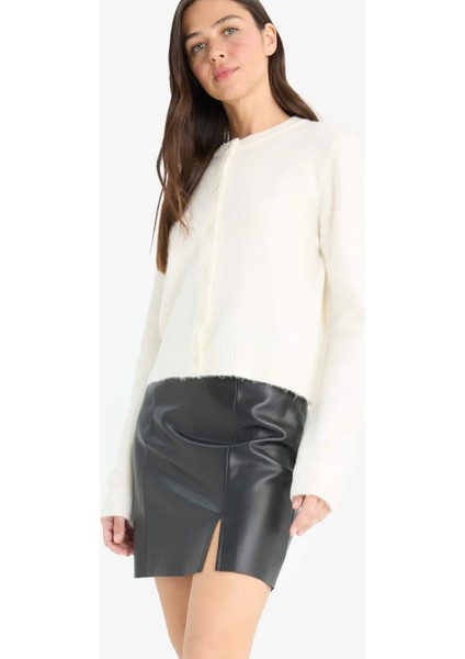 Regular Fit Bisiklet Yaka Basic Düz Düğmeli Soft Touch Yumuşak Triko Hırka E3654AX25WN modelleri