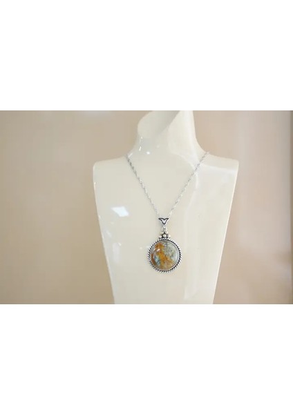 Dolunay Gümüş Çerçeve Zümrüt Kadın Kolye