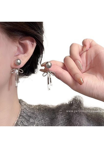 Şık ve Narin Saplama Küpeler (Yurt Dışından)