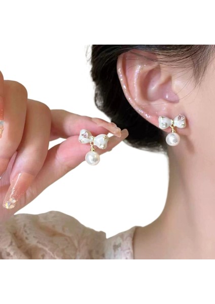 Şık ve Narin Saplama Küpeler (Yurt Dışından)