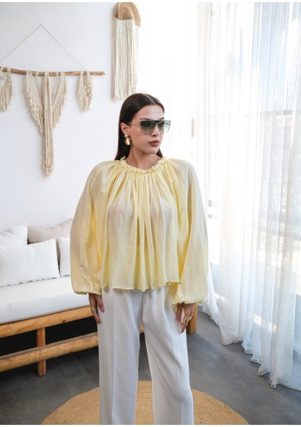 Kapsül Gardırop Yakası Büzgülü Oversize Bluz fiyatları