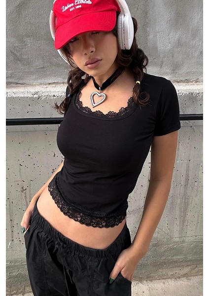 Siyah Basic Dantel Detaylı Kısa Kollu Crop