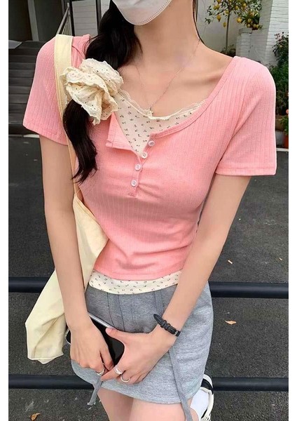Pembe Düğmeli Ek Parçalı Dantel Yakalı Y2K Kısa Kollu Crop