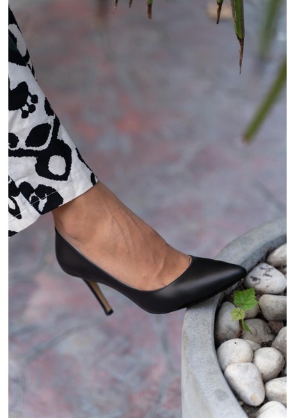 Pael Siyah Deri Stiletto