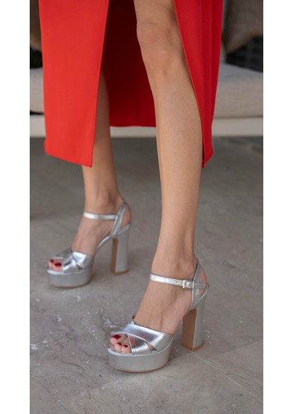 Zander Lame Topuklu Ayakkabı fiyatları