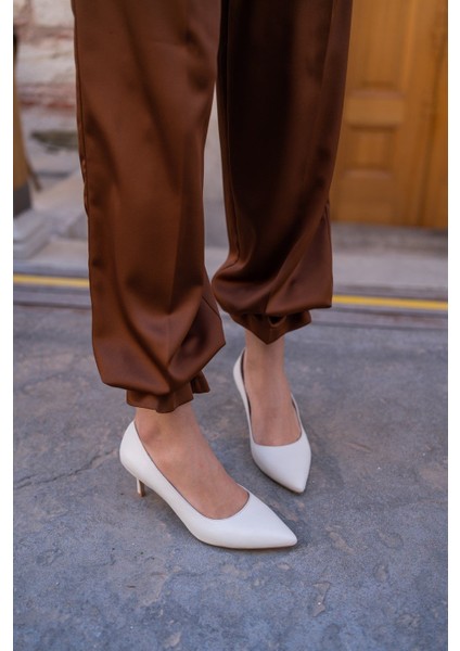 Nell Ekru Deri Stiletto modelleri