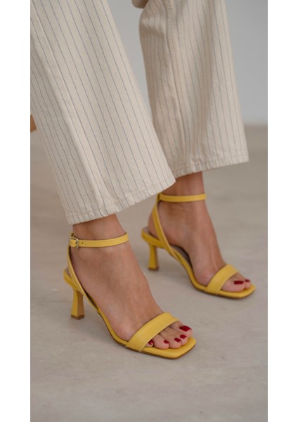 Waylon Sarı Topuklu Ayakkabı modelleri