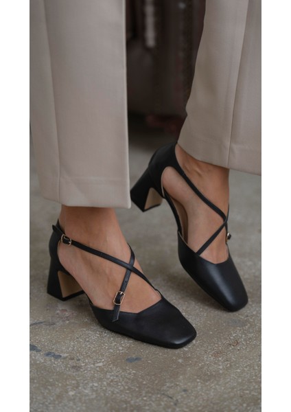 Gorter Siyah Hakiki Deri Topuklu Ayakkabı indirimleri