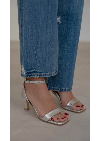 Waylon Lame Topuklu Ayakkabı fırsatları