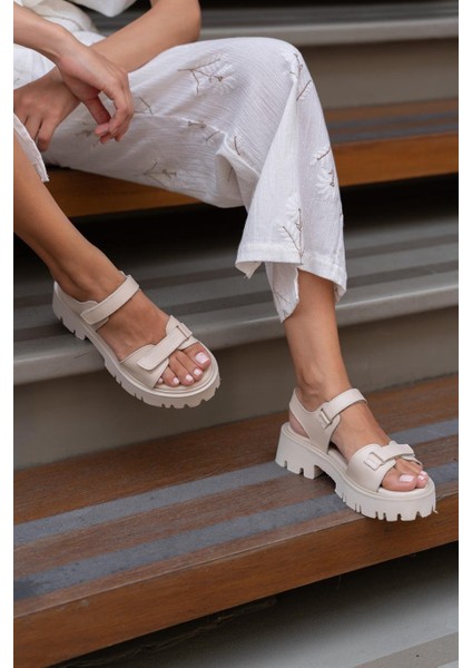 Terba Ekru Deri Sandalet