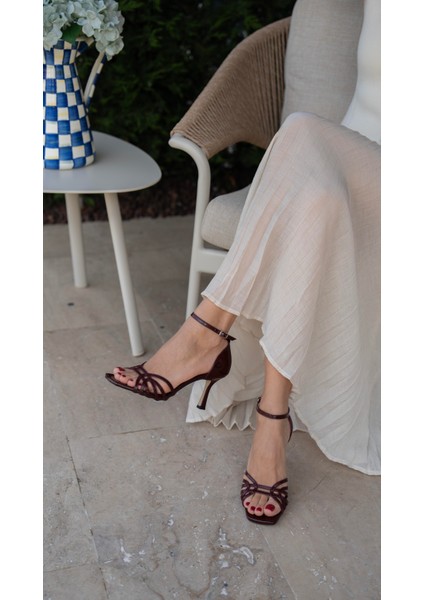 Donk Bordo Rugan Hakiki Deri Topuklu Ayakkabı