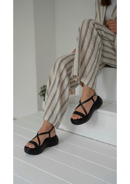 Pepe Siyah Hakiki Deri Kadın Sandalet