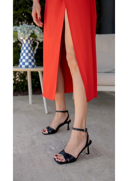 Gita Siyah Topuklu Ayakkabı