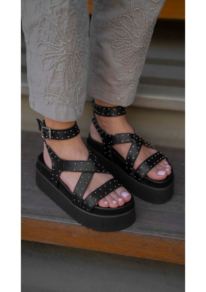 Pizzi Siyah Hakiki Deri Kadın Sandalet