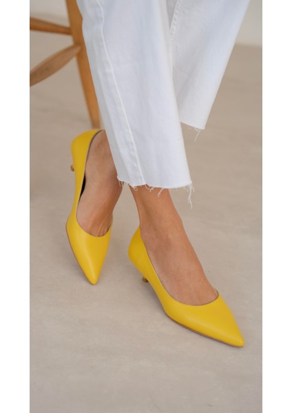 Aroya Sarı Hakiki Deri Topuklu Ayakkabı
