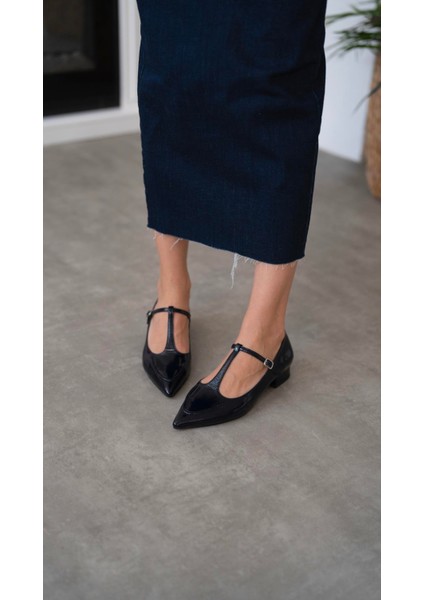 Valdis Lacivert Rugan Hakiki Deri Topuklu Ayakkabı