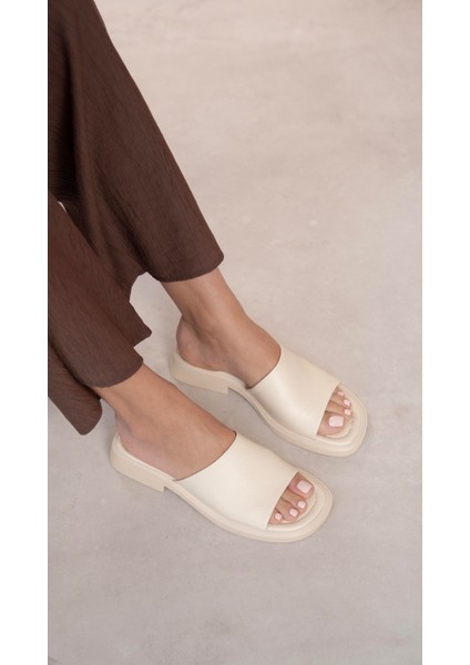 Rio Ekru Hakiki Deri Terlik