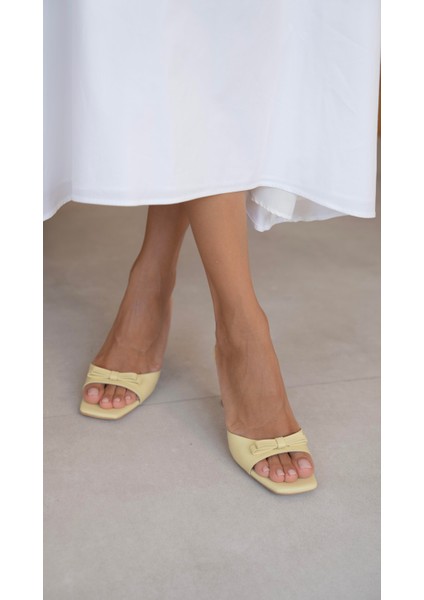 Lotaro Sarı Hakiki Deri Terlik modelleri