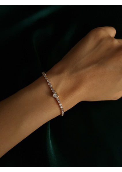 Gold Renk Kalp Detaylı Su Yolu Zirkon Taşlı Bileklik