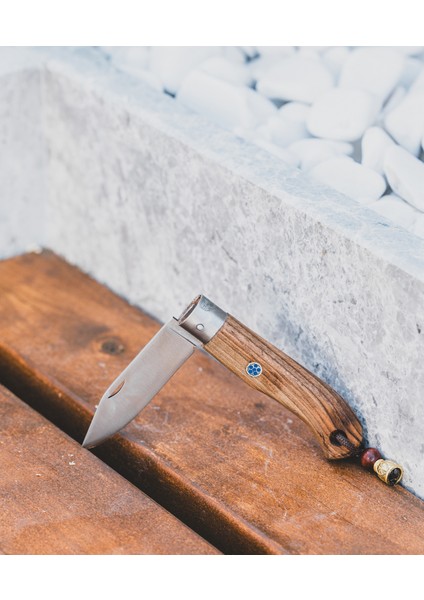 Ceviz Saplı Bağ Çakısı