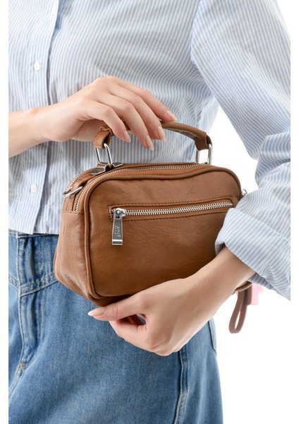 Iki Fonksiyonlu Metal Basmalı Suni Deri Omuz, El Çantası Kahve Rengi (Model: 571-13-17H) modelleri