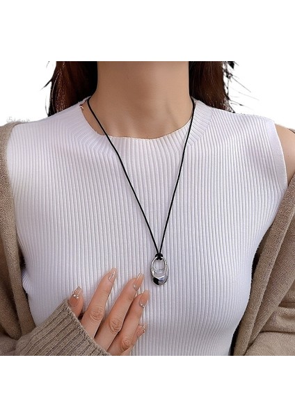 Kadın Gümüş Aynalı Siyah Ip Kolye (Yurt Dışından) modelleri