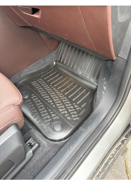 Bmw İX1 U11 2024 + 3D Havuzlu Paspas Siyah modelleri