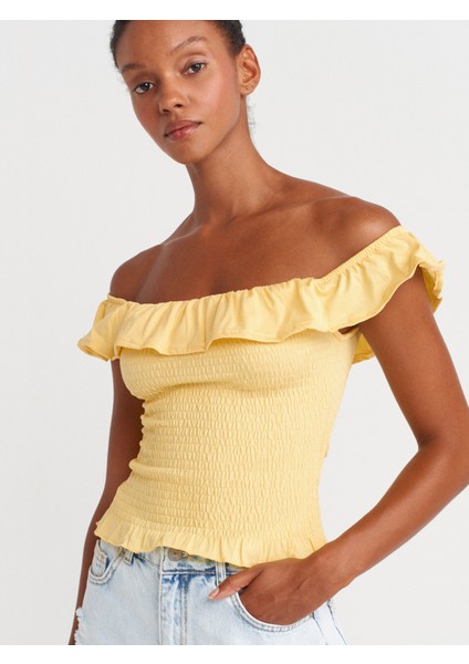 31902 Omuzları Açık Fırfırlı Top-Sarı modelleri