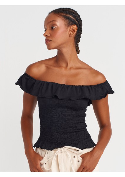 31902 Omuzları Açık Fırfırlı Top-Siyah