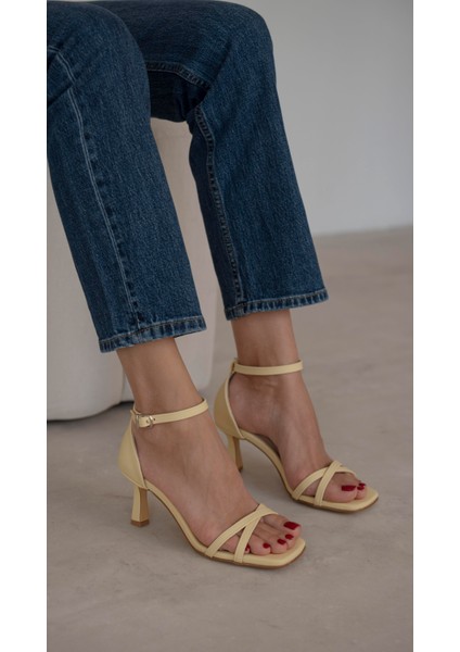 Amaros Sarı Topuklu Ayakkabı fiyatları