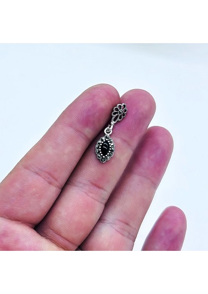 Zirkon ve Oltu Taşı Işçilikli 925 Ayar Gümüş Küpe