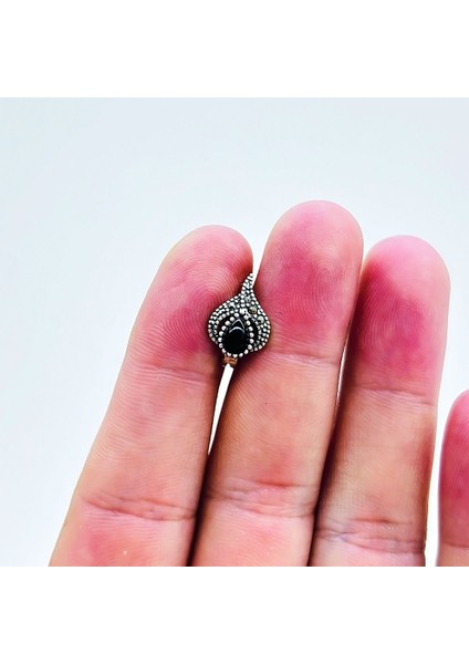 Zirkon ve Oltu Taşı Işçilikli 925 Ayar Gümüş Küpe fiyatları