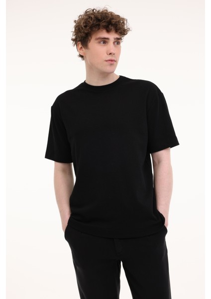 Relaxed Fit Dokulu Kum Siyah Erkek Kısa Kol T-Shirt