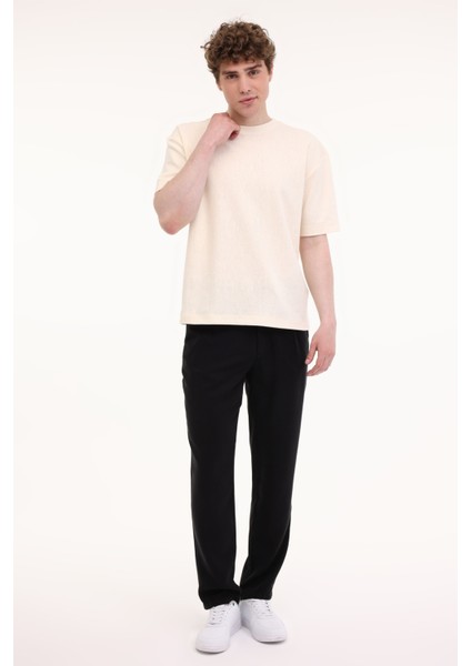 Relaxed Fit Dokulu Kum Beyaz Erkek Kısa Kol T-Shirt modelleri