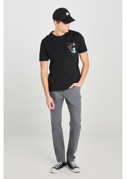 Regular Fit Grafik Bas Siyah Erkek Kısa Kol T-Shirt modelleri