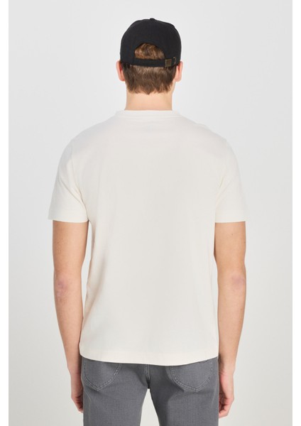 Regular Fit Grafik Bas Beyaz Erkek Kısa Kol T-Shirt fiyatları