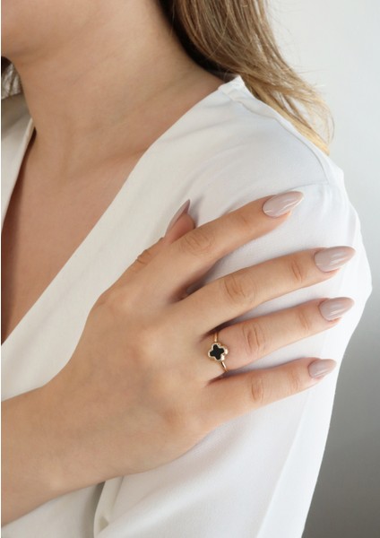 14 Ayar Altın Siyah Taşlı Yonca Yüzük