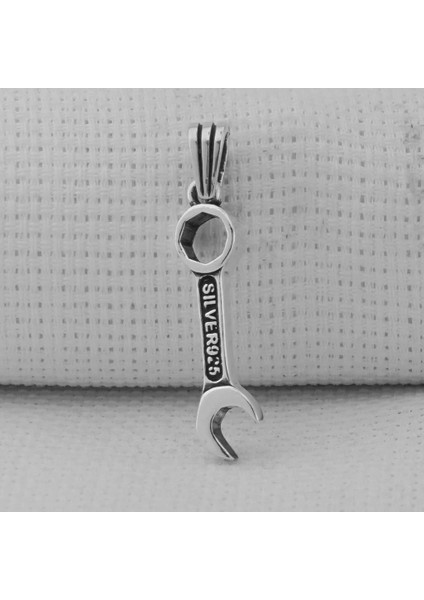 925 Ayar Gümüş Tamir Anahtarı Erkek Kolye Ucu fiyatları